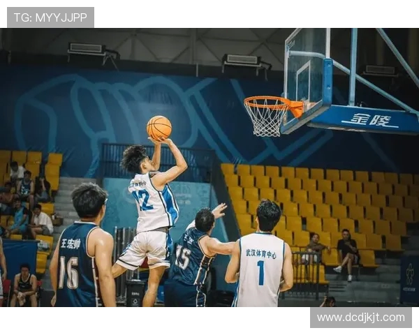 武汉篮球队配合风格深度解析与其他球队的对比研究