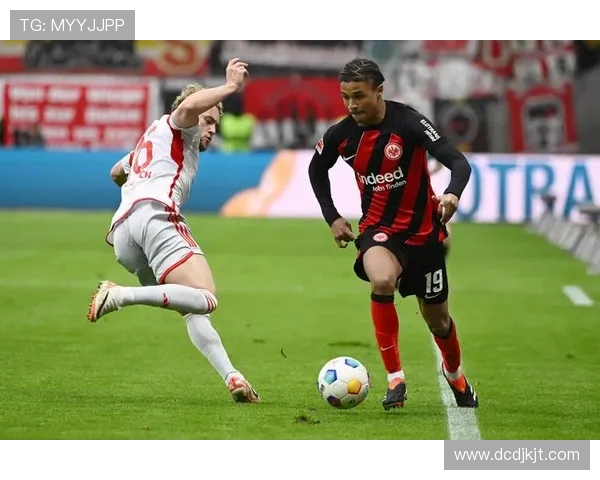 亨克与标准烈日激战正酣谁能在这场对决中笑到最后