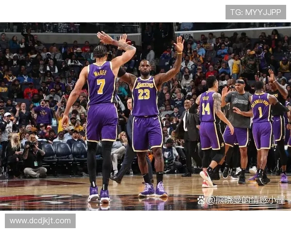 蓝网与湖人精彩对决回放全场集锦分析与战术解读