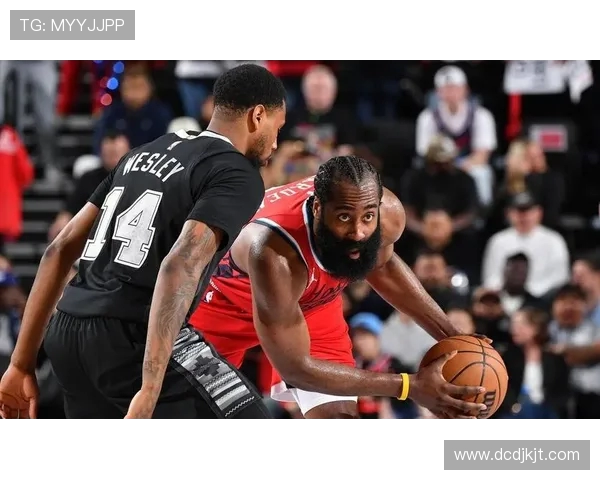 马刺与快船激战正酣4月23日精彩对决引发球迷热议