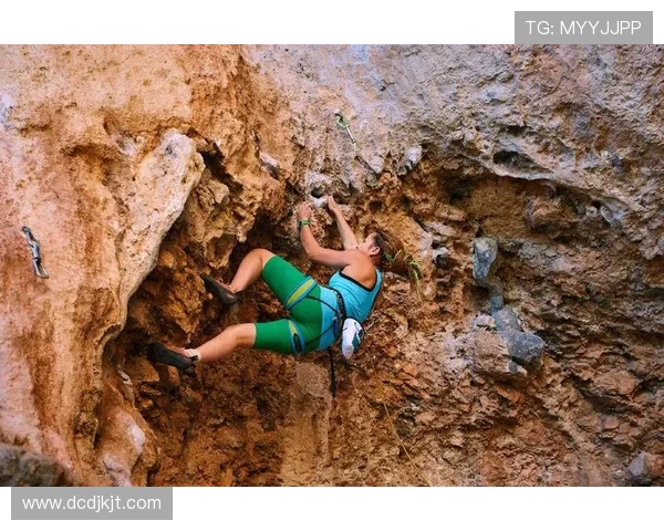 杭州攀岩队在极限运动联赛中的耐力表现分析与点评