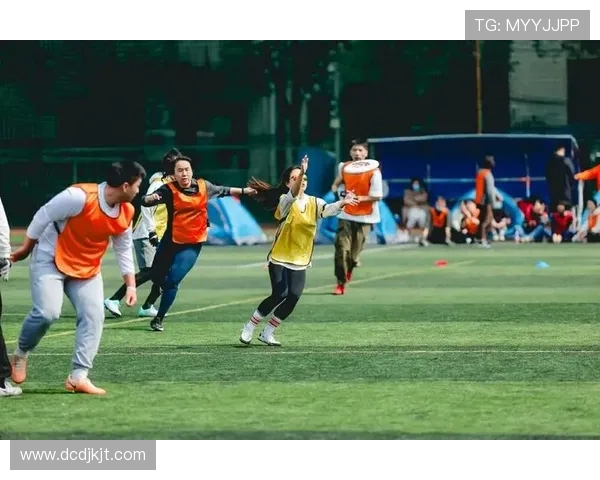 重庆飞盘队灵活性探秘：如何在飞盘运动中展现团队协作与战术智慧