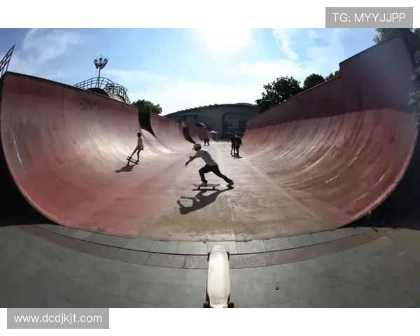 极限运动嘉年华特别报道：上海滑板队的拼搏与梦想之路